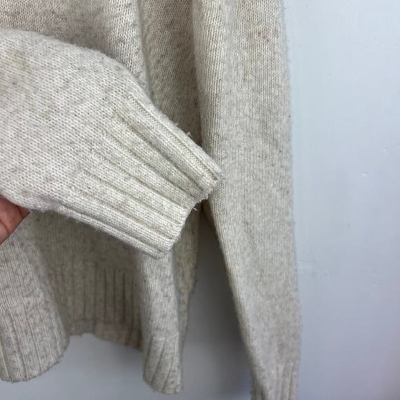 Cabi Style number 3889 puff sleeve neutral sweater womens size large - Picture 6 of 10